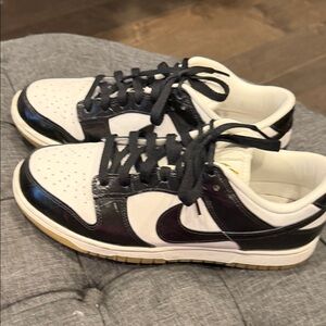 EUC Women’s Size 9 Nike Dunks Low LX Panda